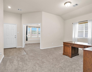 223 Shoreview Drive - Photo Thumbnail 10