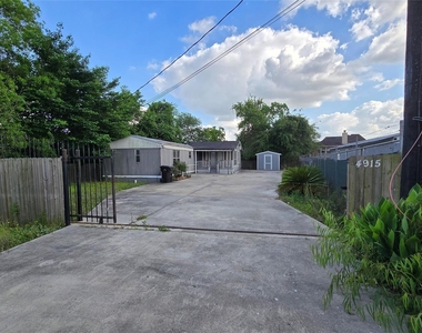 4915 Sitca Street - Photo Thumbnail 10