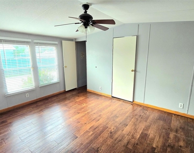4915 Sitca Street - Photo Thumbnail 5