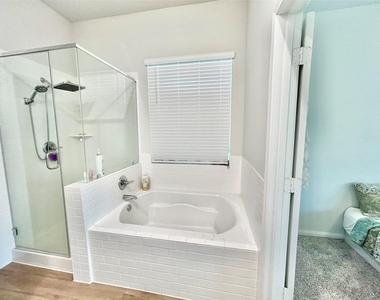 1055 Bluebonnet Trail - Photo Thumbnail 12