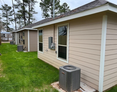 11595 Persimmon Street - Photo Thumbnail 11