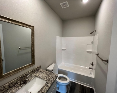 11595 Persimmon Street - Photo Thumbnail 6