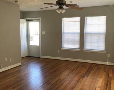 1320 W 24th Street - Photo Thumbnail 1