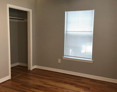 1320 W 24th Street - Photo Thumbnail 6