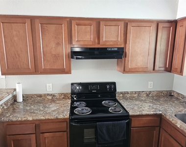 1500 Oleander Drive - Photo Thumbnail 5