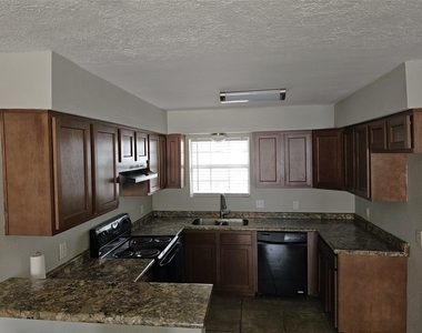1500 Oleander Drive - Photo Thumbnail 4