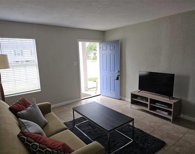 1500 Oleander Drive - Photo Thumbnail 2