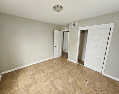 1500 Oleander Drive - Photo Thumbnail 9
