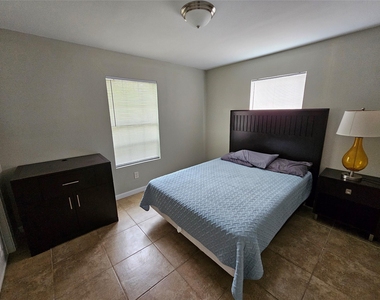 1500 Oleander Drive - Photo Thumbnail 8