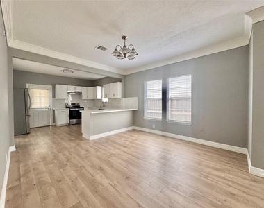 4106 Robertson Street - Photo Thumbnail 5