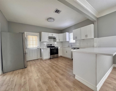4106 Robertson Street - Photo Thumbnail 6