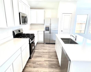 22445 Mountain Pine Drive - Photo Thumbnail 4