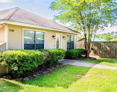 9550 Thousand Oaks Loop - Photo Thumbnail 3