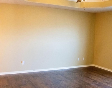 9550 Thousand Oaks Loop - Photo Thumbnail 20