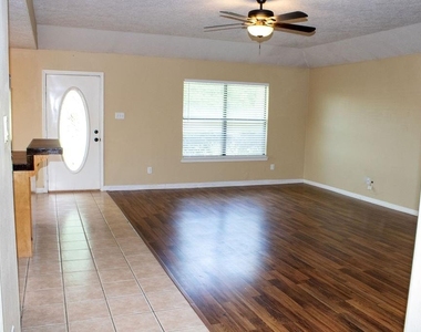 9550 Thousand Oaks Loop - Photo Thumbnail 12