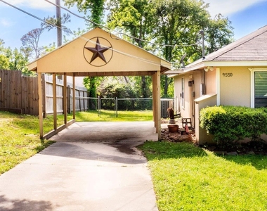 9550 Thousand Oaks Loop - Photo Thumbnail 2