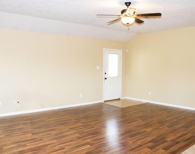 9550 Thousand Oaks Loop - Photo Thumbnail 13