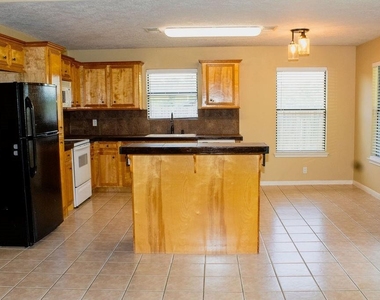 9550 Thousand Oaks Loop - Photo Thumbnail 10
