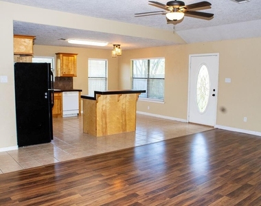 9550 Thousand Oaks Loop - Photo Thumbnail 11