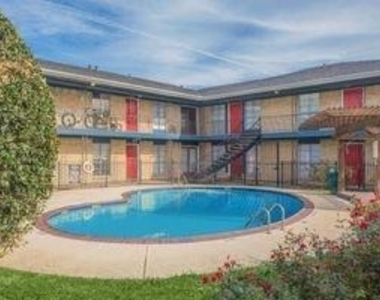 801 S Allen Genoa Road - Photo Thumbnail 12