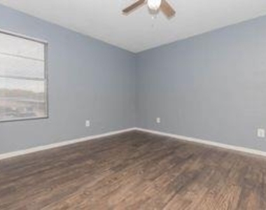 801 S Allen Genoa Road - Photo Thumbnail 5