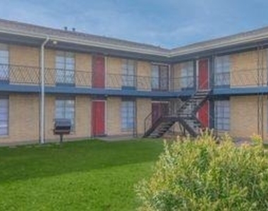801 S Allen Genoa Road - Photo Thumbnail 16