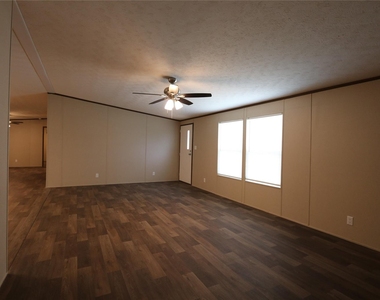 16501 E Emerson Circle - Photo Thumbnail 4