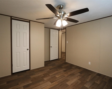 16501 E Emerson Circle - Photo Thumbnail 18
