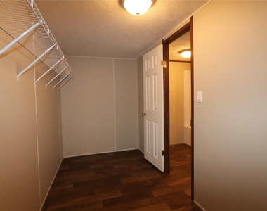 16501 E Emerson Circle - Photo Thumbnail 17