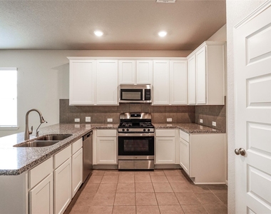 8414 Quiet Bay Drive - Photo Thumbnail 9