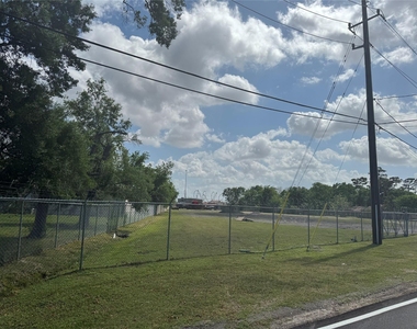 16942 Avenue B - Photo Thumbnail 2