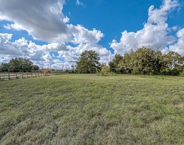 17303 Swansbury Drive - Photo Thumbnail 12