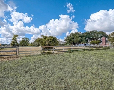 17303 Swansbury Drive - Photo Thumbnail 10
