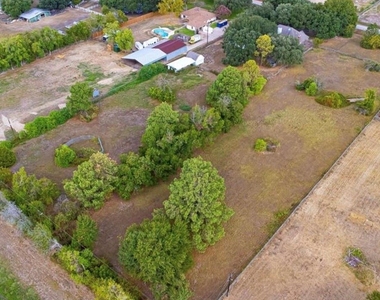 17303 Swansbury Drive - Photo Thumbnail 6