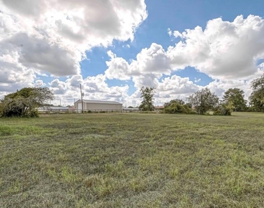 17303 Swansbury Drive - Photo Thumbnail 26