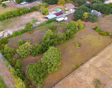 17303 Swansbury Drive - Photo Thumbnail 16