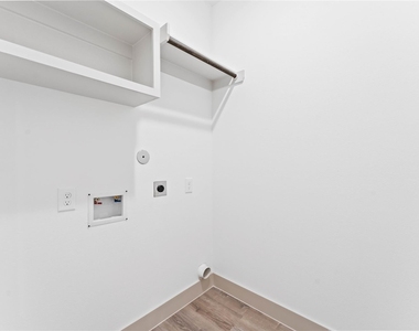 9001 Nyssa Street - Photo Thumbnail 17