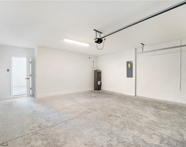 17392 Monte Isola Way - Photo Thumbnail 10