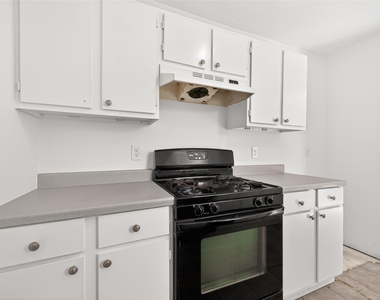 14115 Cheval Drive - Photo Thumbnail 9