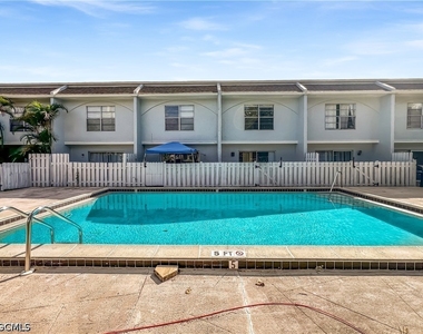 1123 Sw 48th Terrace - Photo Thumbnail 16