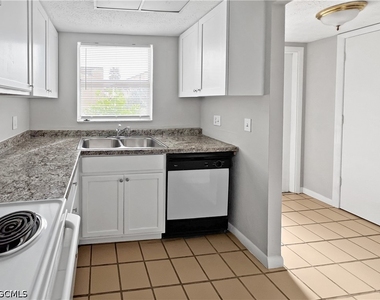1123 Sw 48th Terrace - Photo Thumbnail 7