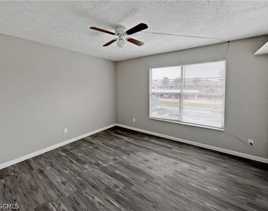 1123 Sw 48th Terrace - Photo Thumbnail 11