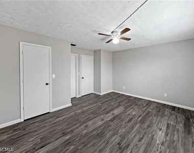 1123 Sw 48th Terrace - Photo Thumbnail 13