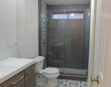 1930 Pepperwood Lane - Photo Thumbnail 11
