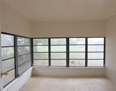 1398 Evalena Lane - Photo Thumbnail 15
