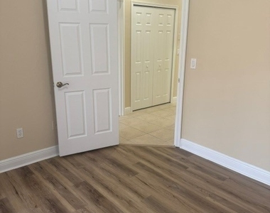 13942 Bently Circle - Photo Thumbnail 17