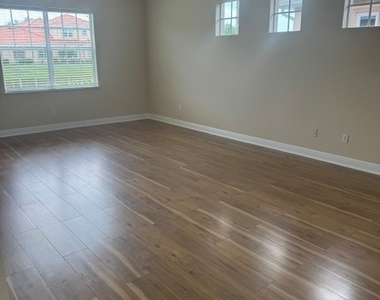 13942 Bently Circle - Photo Thumbnail 2