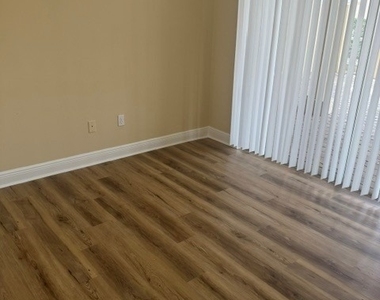 13942 Bently Circle - Photo Thumbnail 16