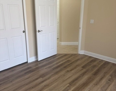 13942 Bently Circle - Photo Thumbnail 19