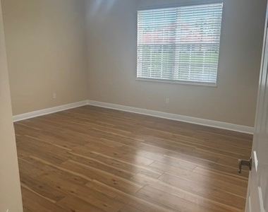 13942 Bently Circle - Photo Thumbnail 9